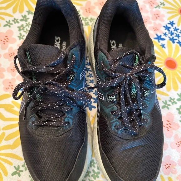 ASICS - Picture 2 of 4